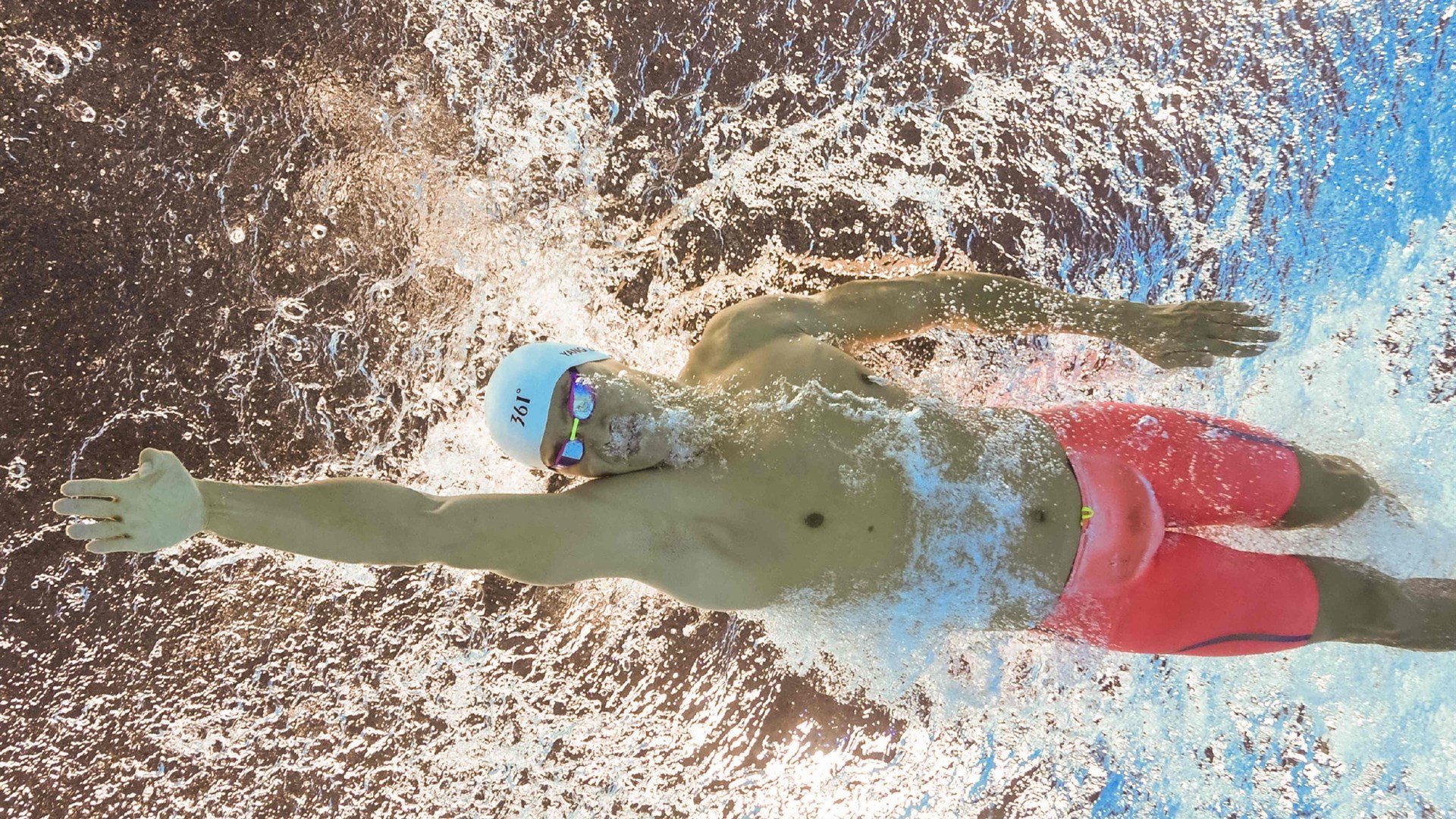 喀麦隆完胜厄瓜多尔,三笘薰的完美演出与足球的无声革命