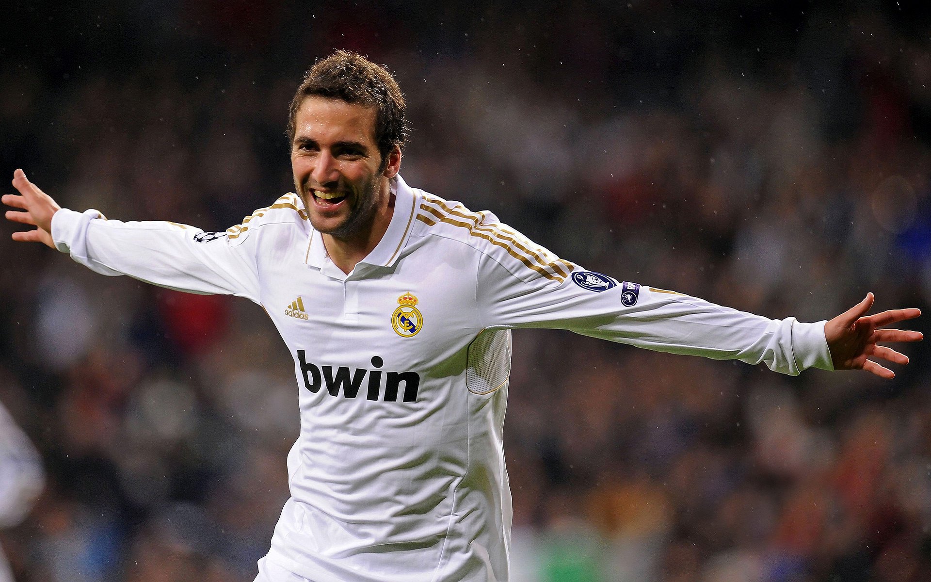 范弗利特之夜,当拉满的评分照亮美加墨的足球星空